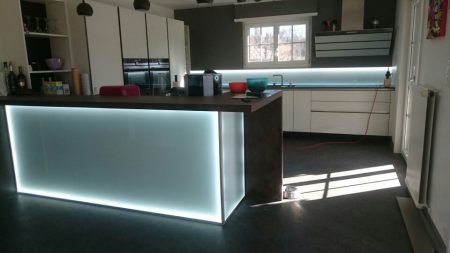 Crédence en verre avec LED - Vitrerie DAVID Sàrl - Yverdon-les-Bains