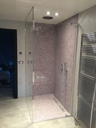 Paroi de douche fixe et pivotante - Vitrerie DAVID Sàrl - Yverdon-les-Bains