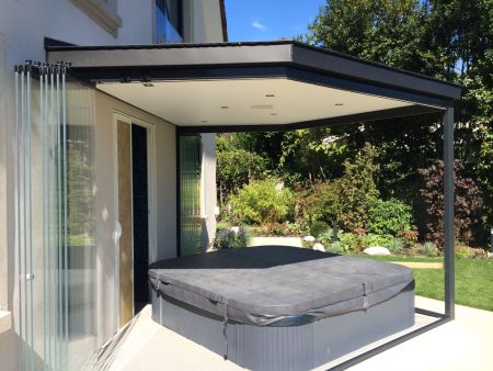 Fermeture d'un jacuzzi extérieur - Vitrerie DAVID Sàrl - Yverdon-les-Bains